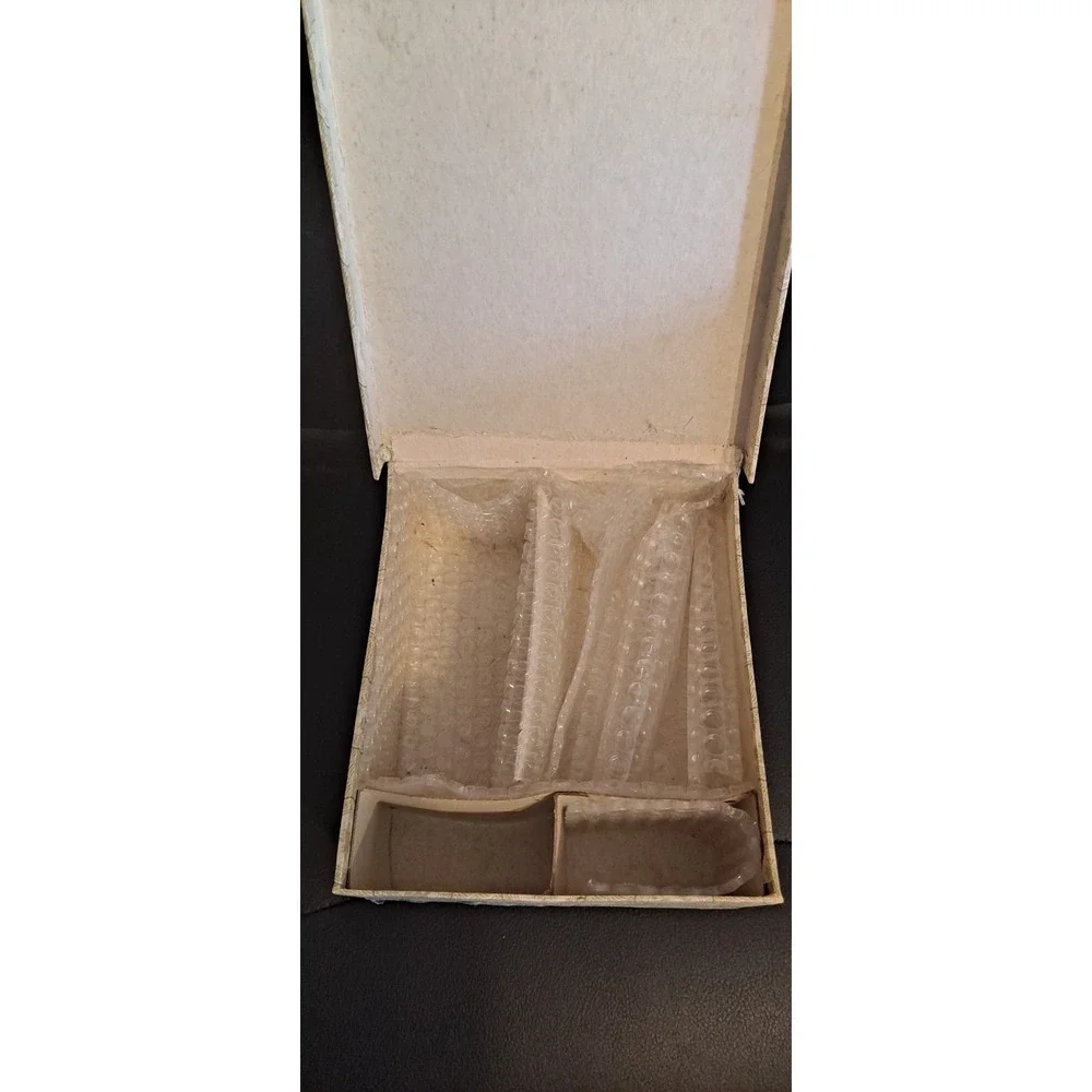 Vintage Paper Box: (4